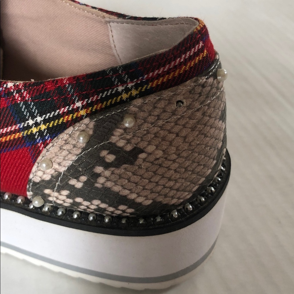 Betsey Johnson Whimsical Red Plaid Animal Print Pearl Sneakers Size 8.5 - Picture 10 of 10